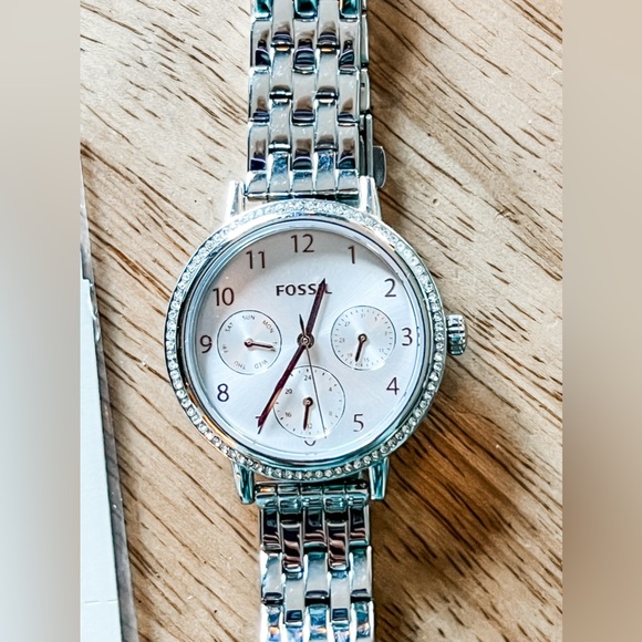 Multifunction Fossil Watch - Picture 2 of 4